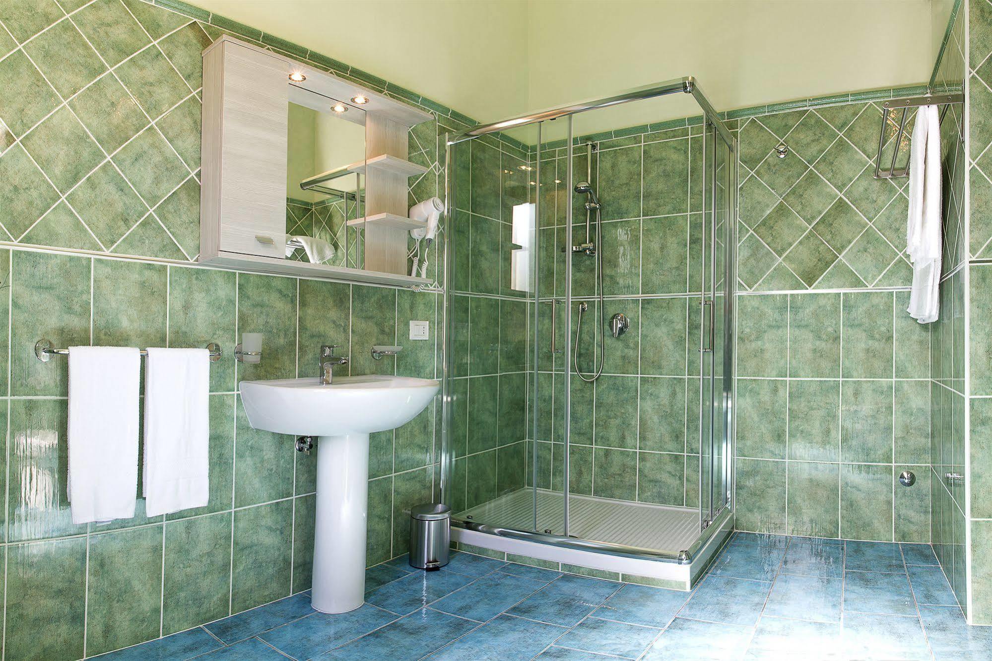 Albergo Stazione サプリ エクステリア 写真